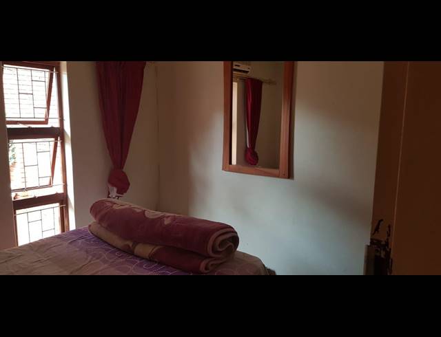 2 BEDROOM TOWNHOUSE TO LET IN PRESTBURY